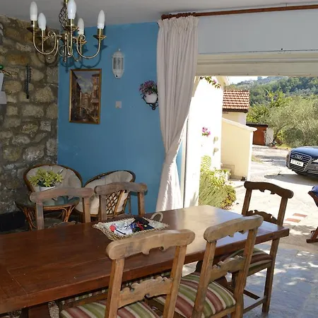 Olive Grove Farm بيت للعطل