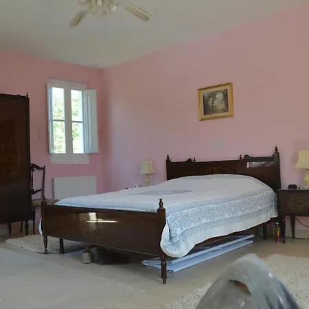 بيت للعطل Olive Grove Farm